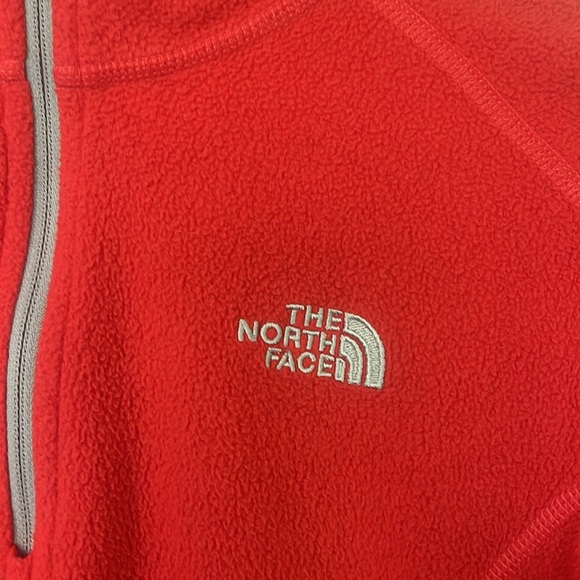 The North Face women’s quarter zip fleece - Picture 2 of 4